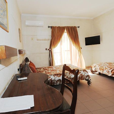 Hotel De La Poste سانت - لويس المظهر الخارجي الصورة