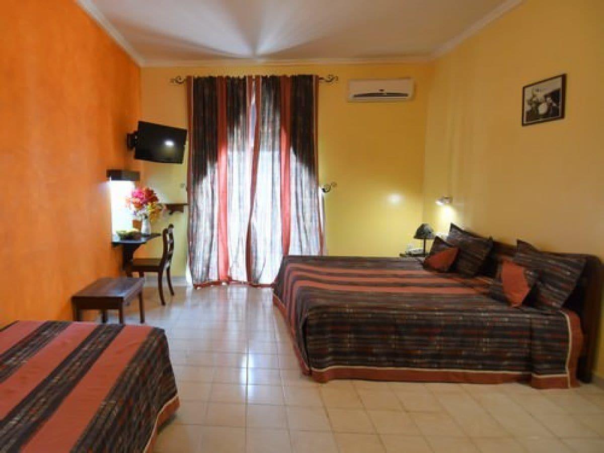 Hotel De La Poste سانت - لويس المظهر الخارجي الصورة