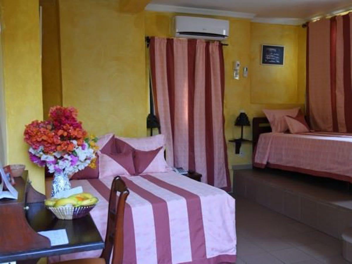 Hotel De La Poste سانت - لويس المظهر الخارجي الصورة