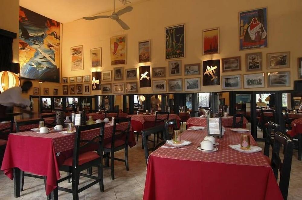Hotel De La Poste سانت - لويس المظهر الخارجي الصورة