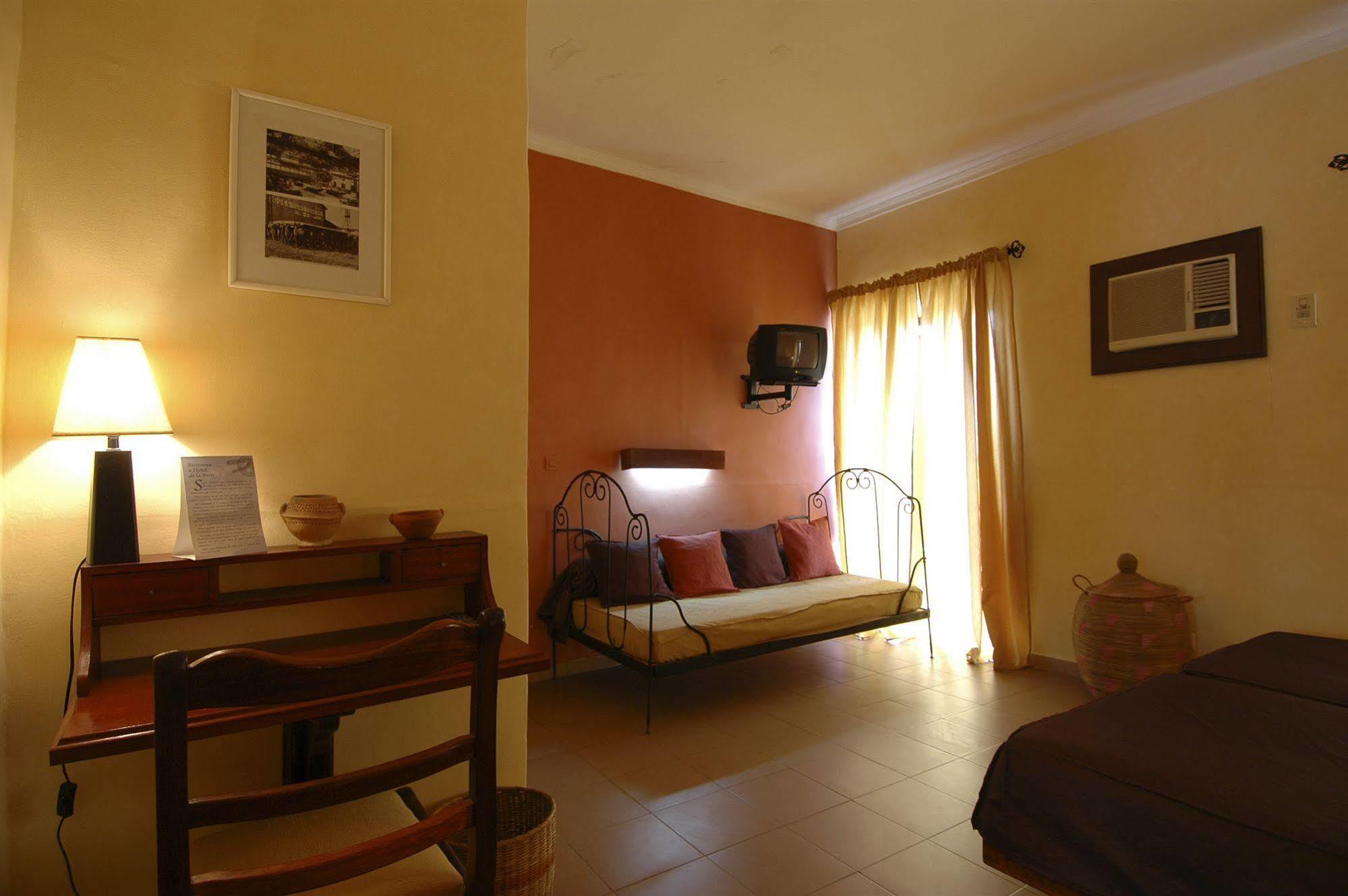 Hotel De La Poste سانت - لويس المظهر الخارجي الصورة
